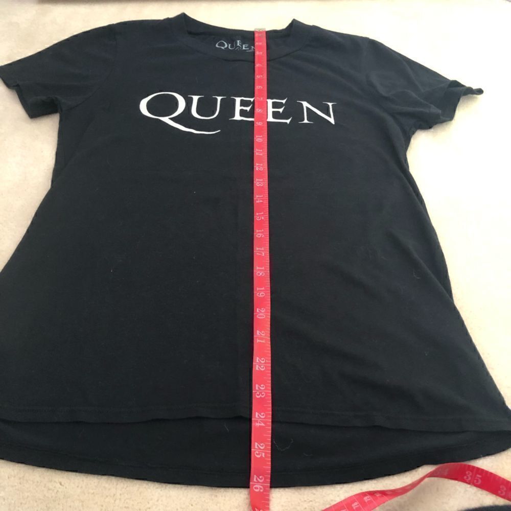 Queen (official merchandise) Women’s T-shirt